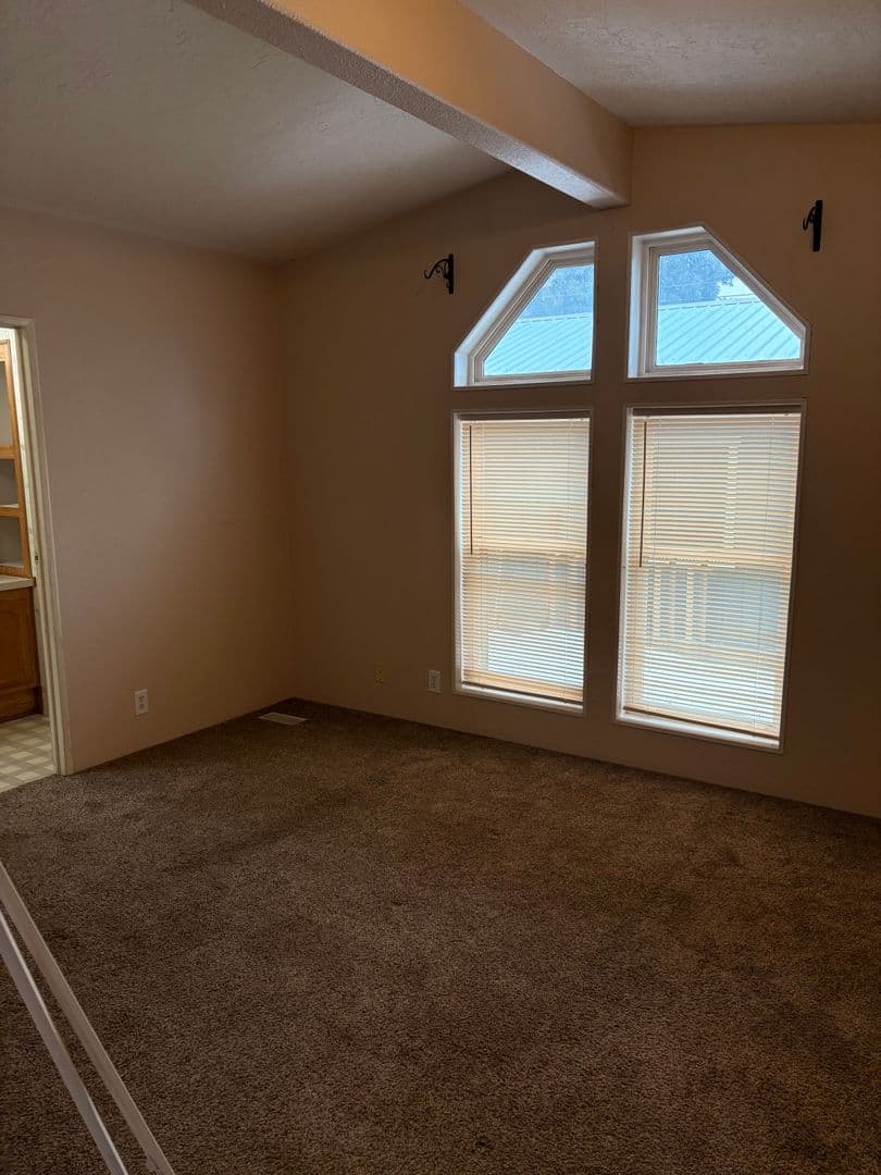 Butte Falls House: 251 Cedar St