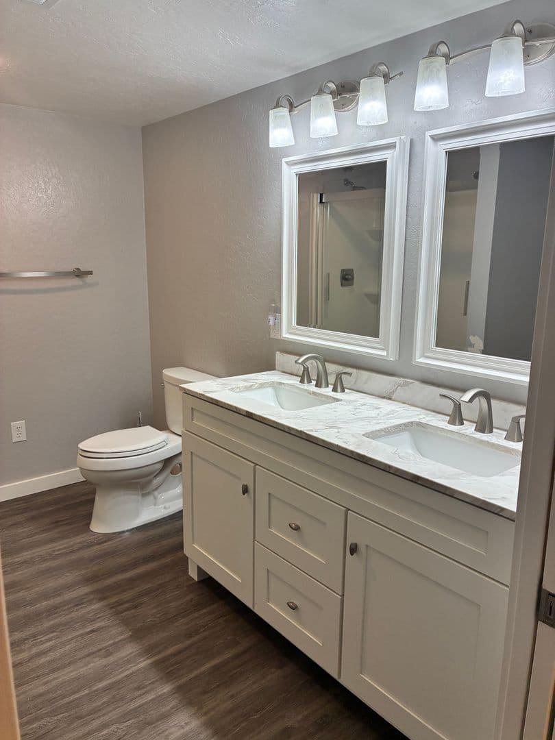 Medford House: 3333 Madrona Lane