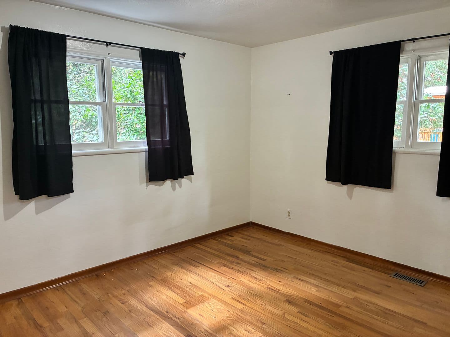 Medford House: 3333 Madrona Lane