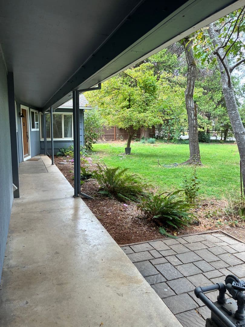 Medford House: 3333 Madrona Lane