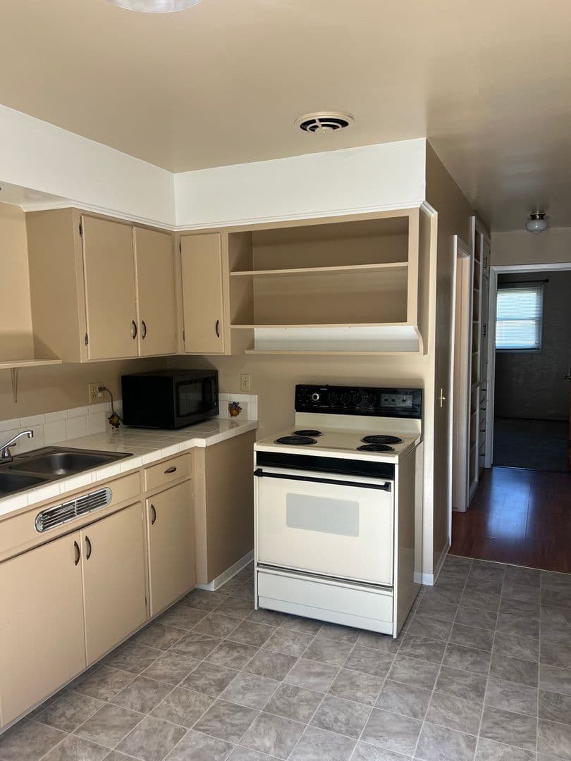 Medford House: 427 Fairmount Street