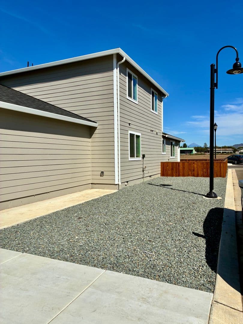 Central Point House: 1133 Annalise Street