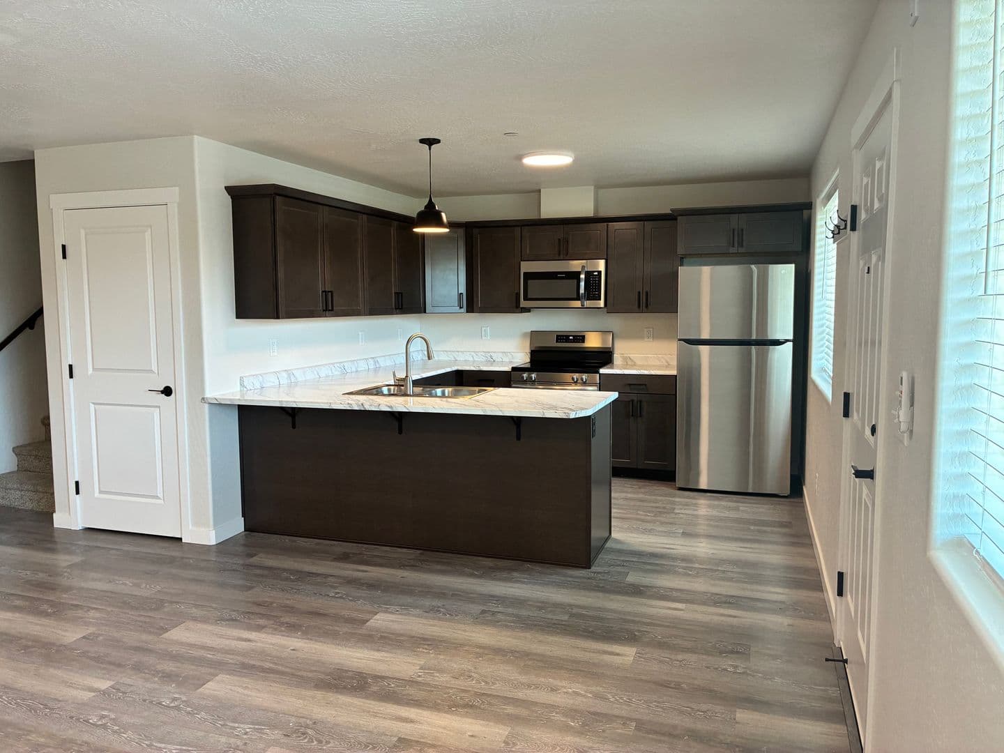 Medford Apartment: 1989 Sky Park Dr