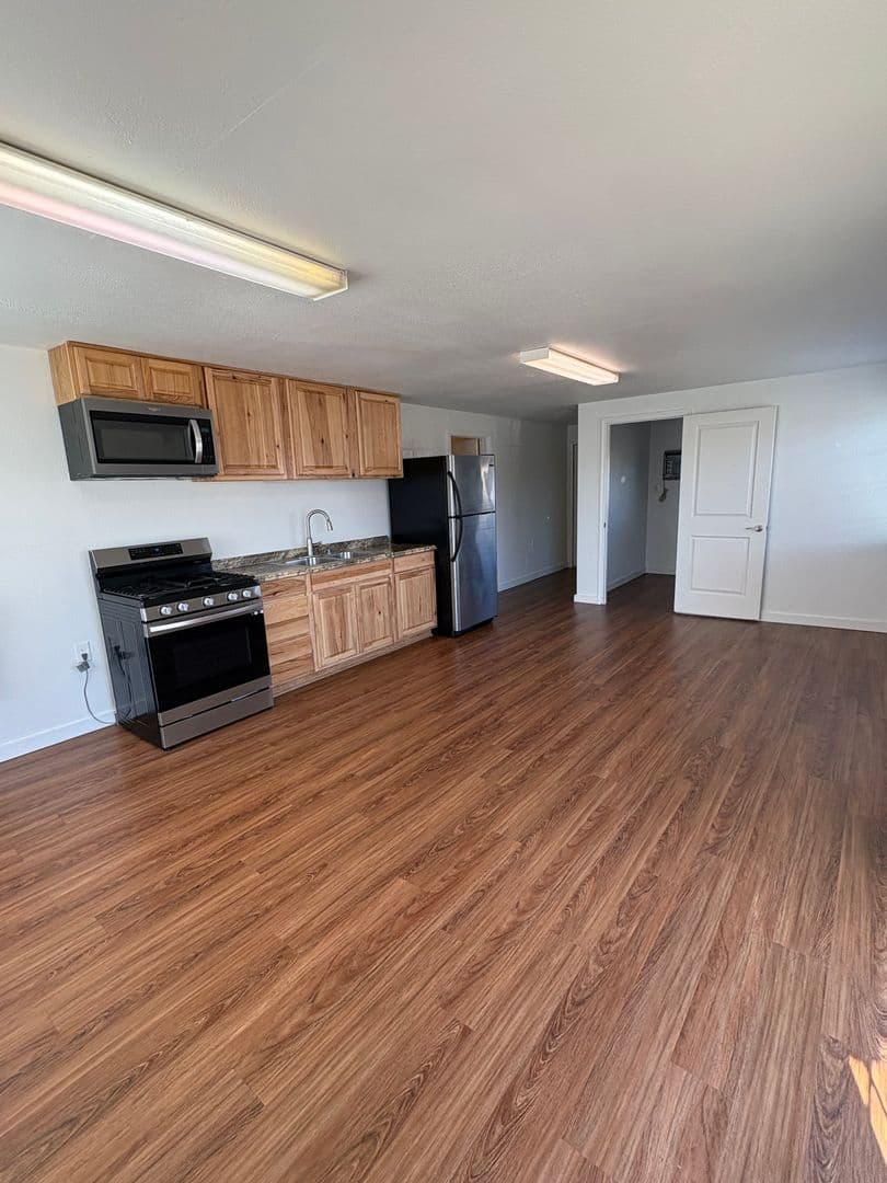 Central Point House: 2095 Lotus Lane Apt