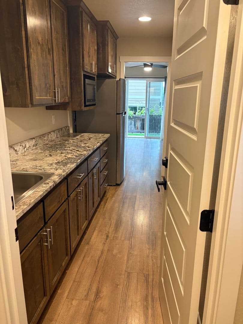 White City Apartment: 7857 28th St