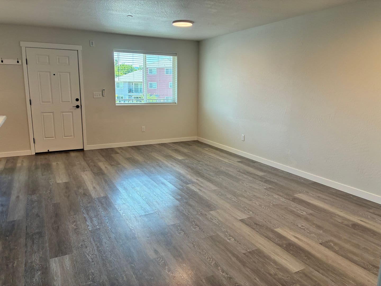 Medford Apartment: 1989 Sky Park Dr