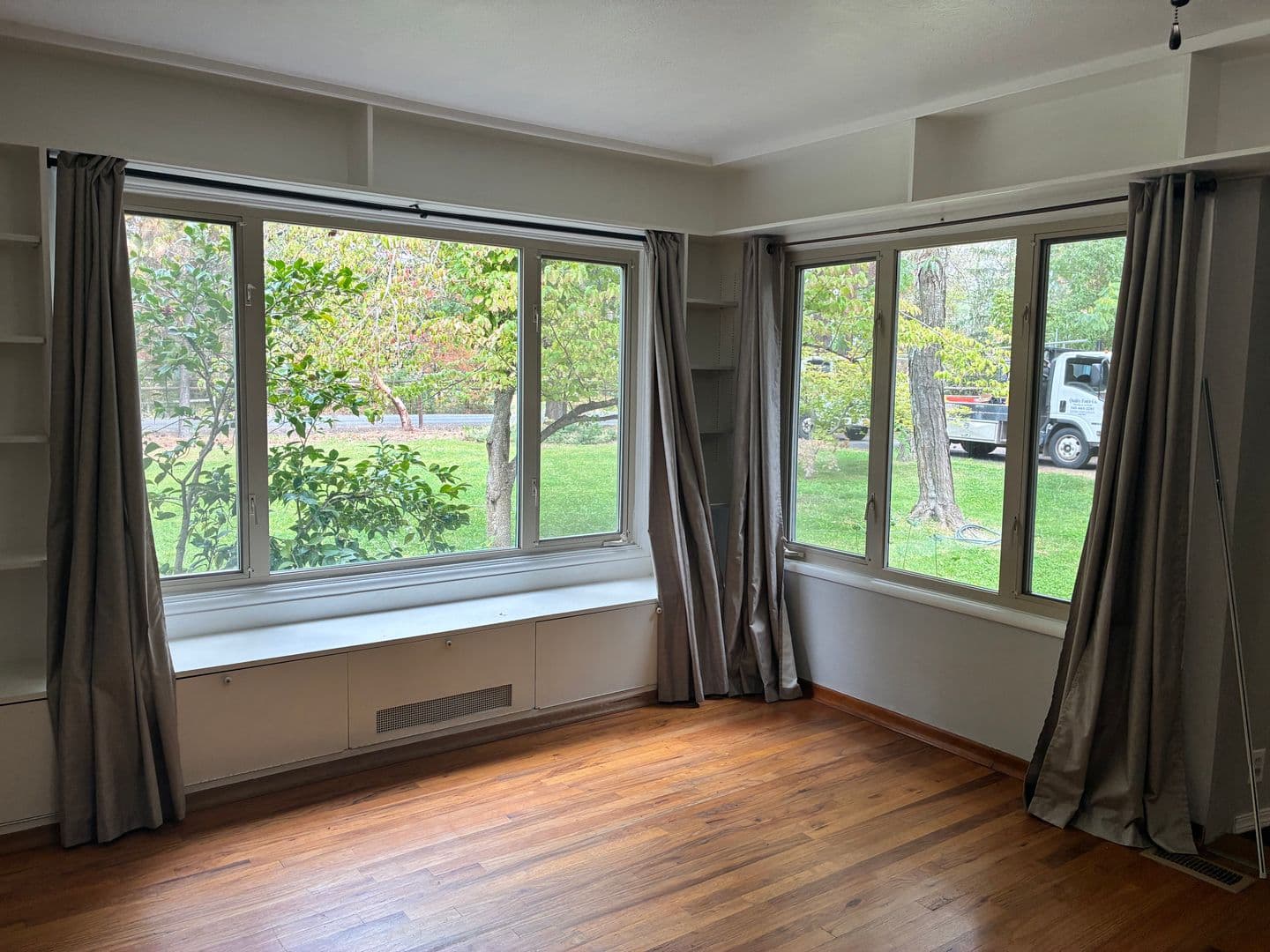 Medford House: 3333 Madrona Lane