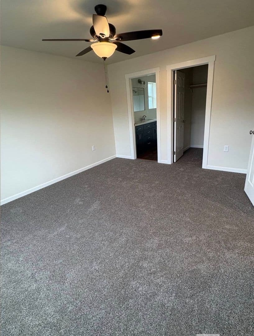 Eagle Point Multiplex: 613 St Thomas Lane