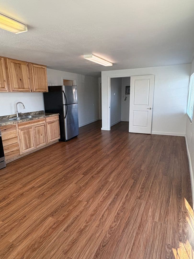 Central Point House: 2095 Lotus Lane Apt