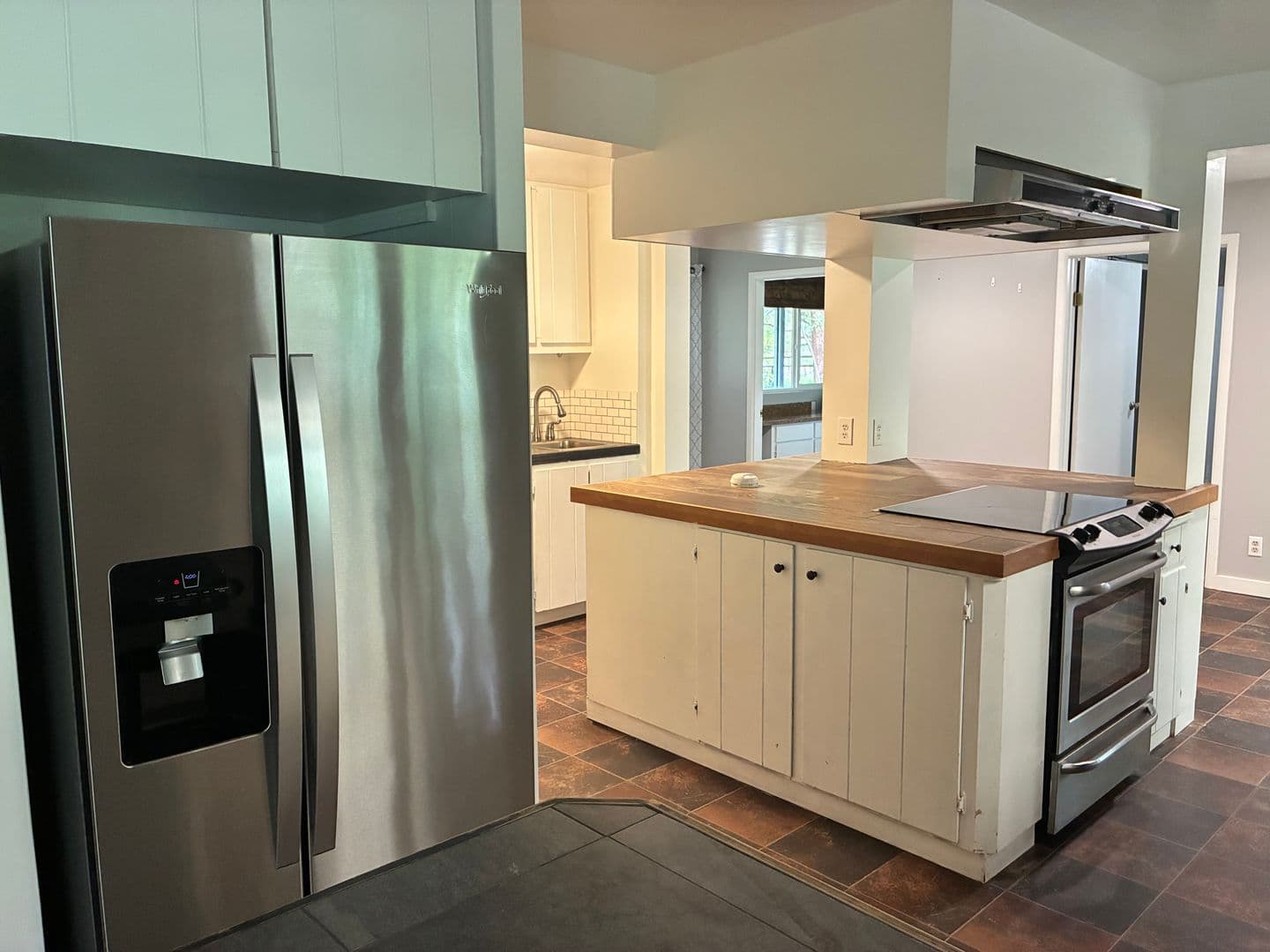 Medford House: 3333 Madrona Lane