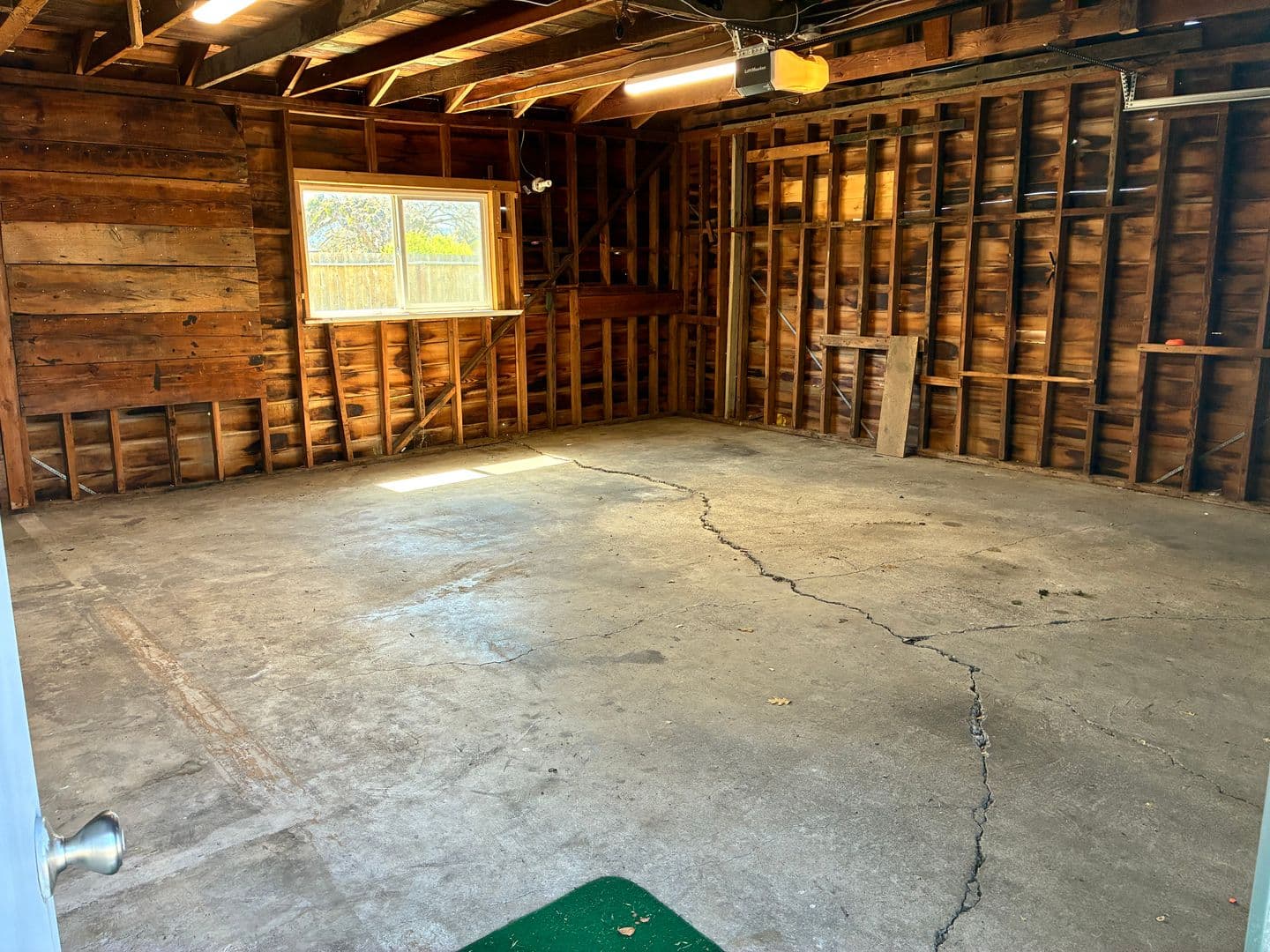 Central Point House: 5223 Gebhard Rd