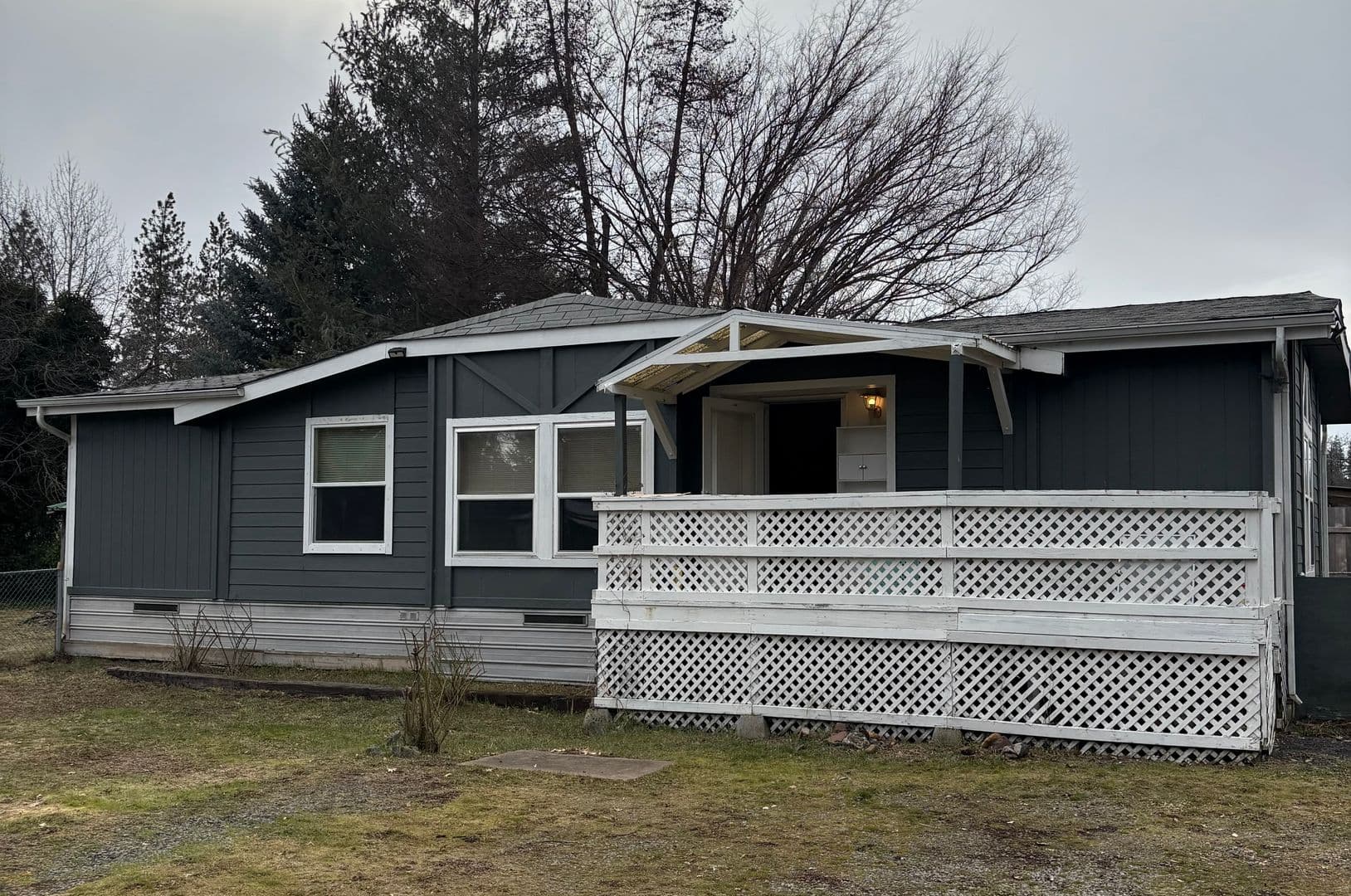 Butte Falls House: 251 Cedar St