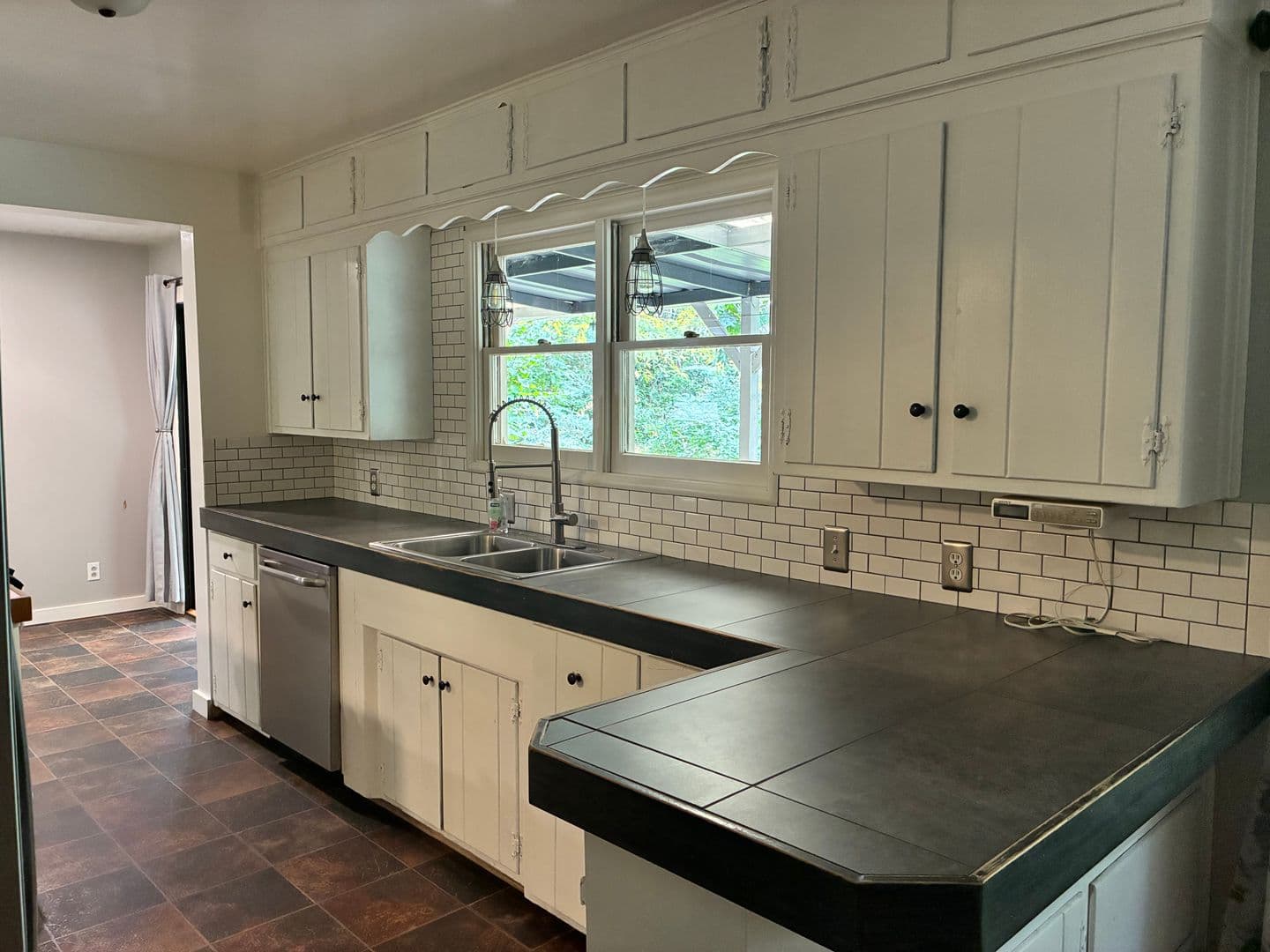 Medford House: 3333 Madrona Lane
