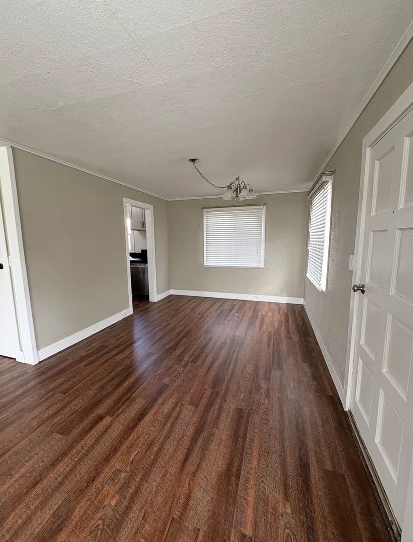 Central Point House: 5223 Gebhard Rd