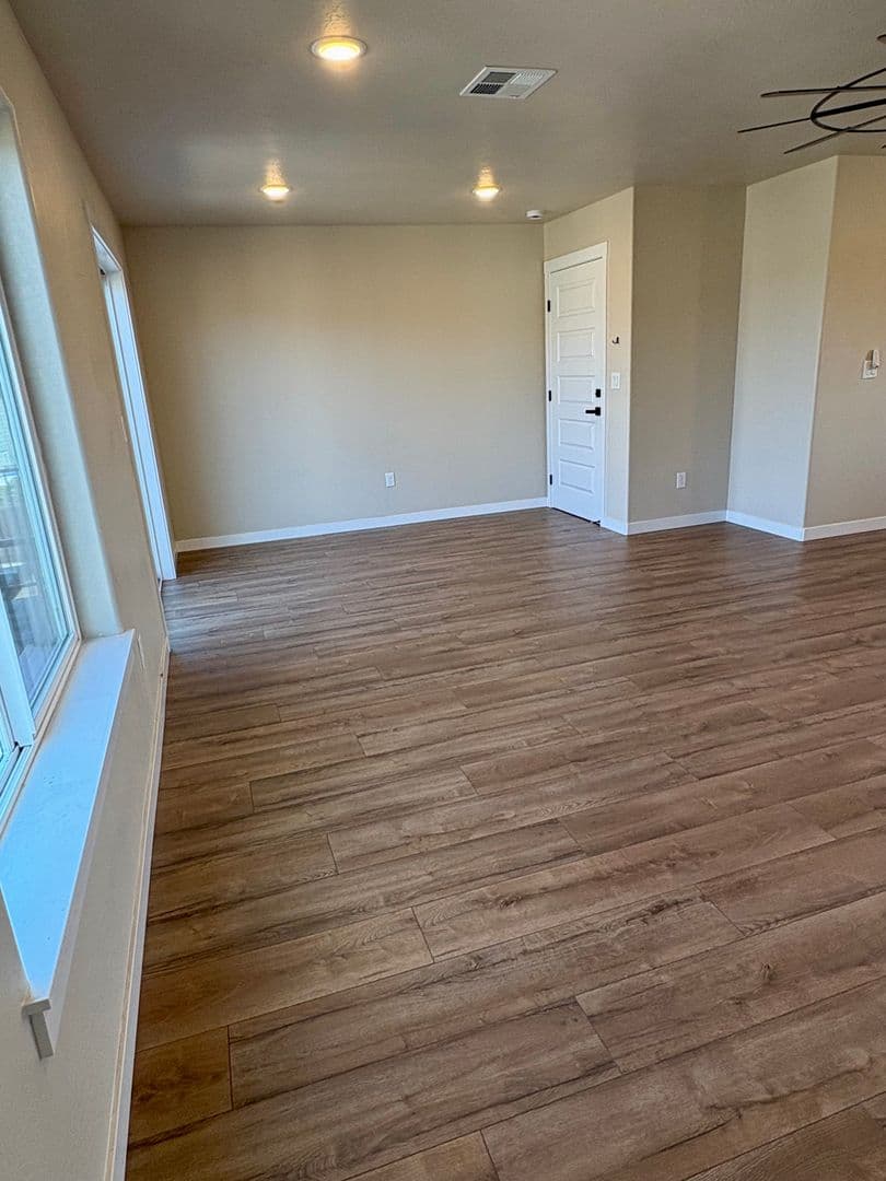 White City Apartment: 7851 28th Street