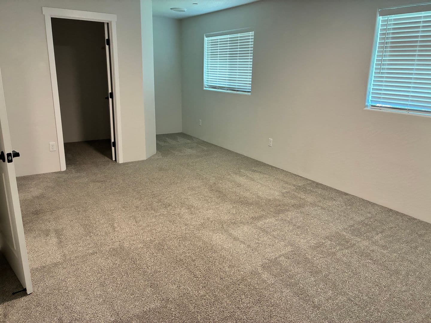 Medford Apartment: 1989 Sky Park Dr