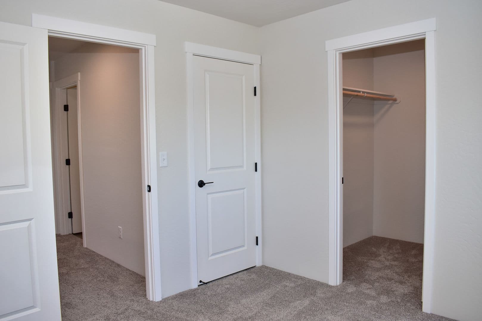Medford Apartment: 1981 Sky Park Dr