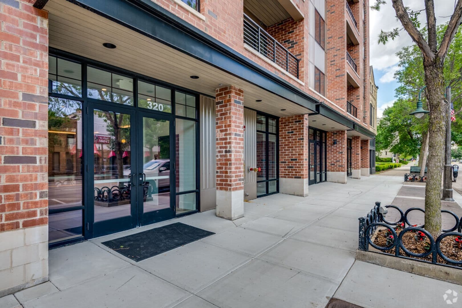 Appleton Apartment: 320 East College Avenue