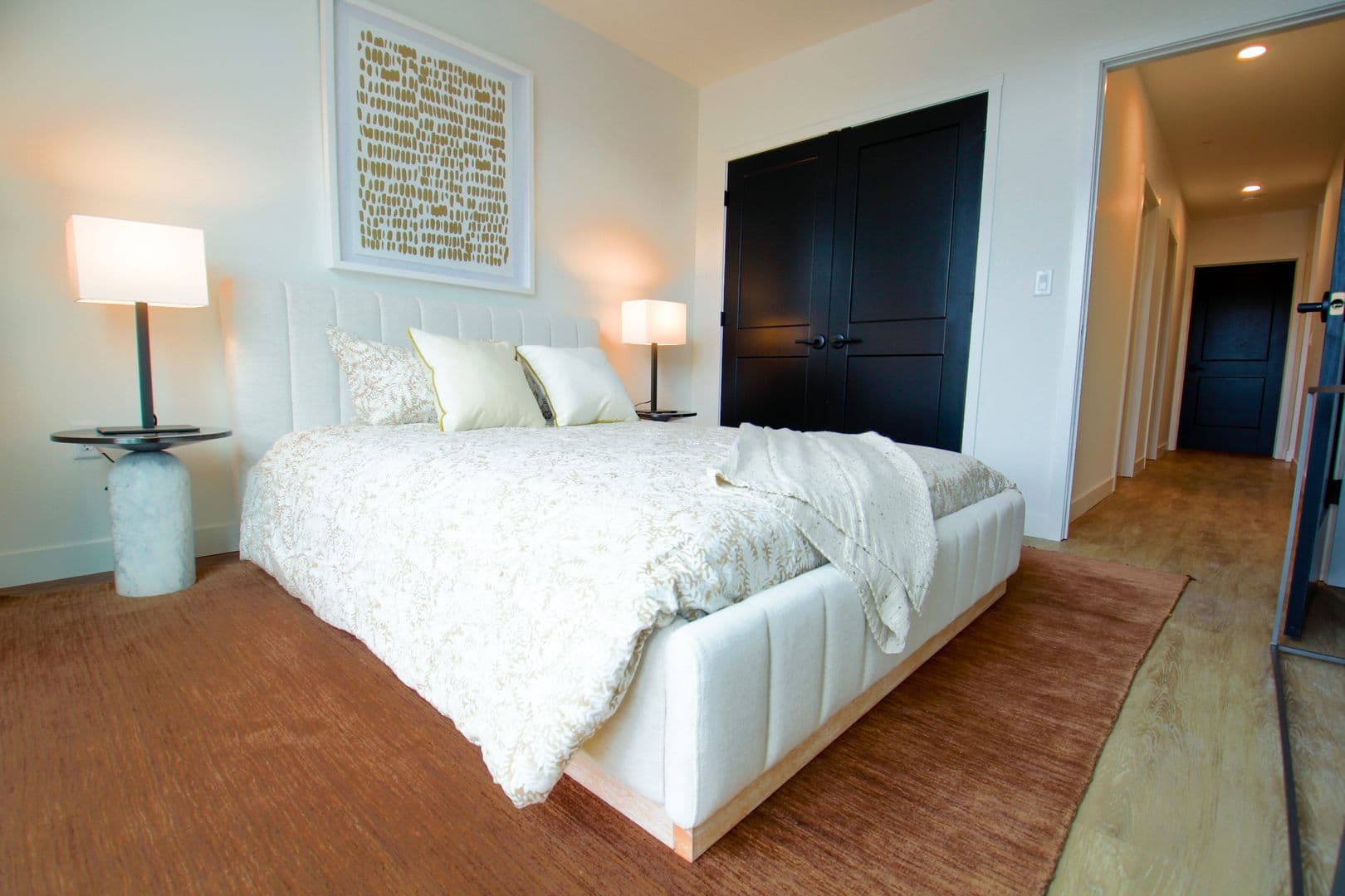 Appleton Apartment: 320 East College Avenue