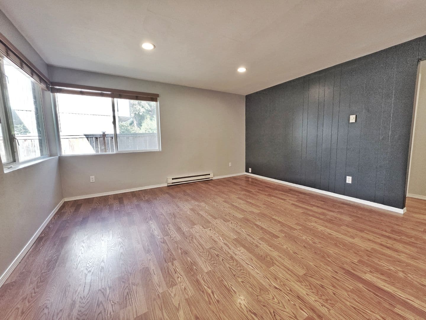 BELLEVUE House: 1108 Bellevue Way SE #2