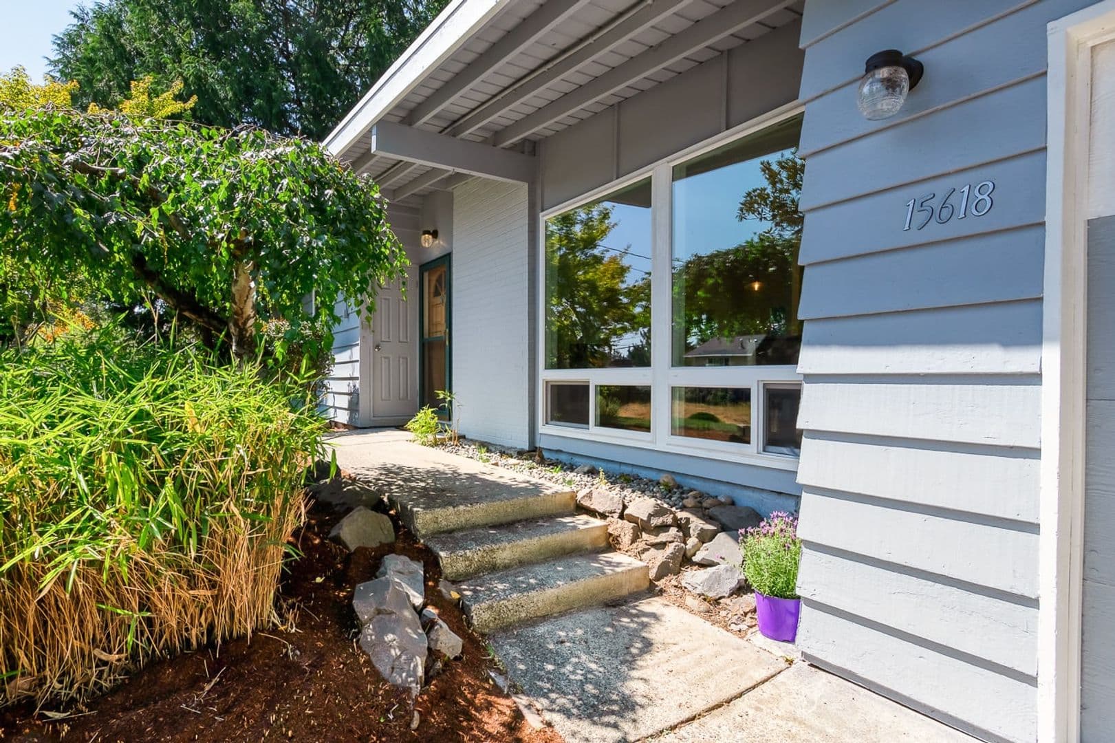 Bellevue House: 15618 NE 1st Pl