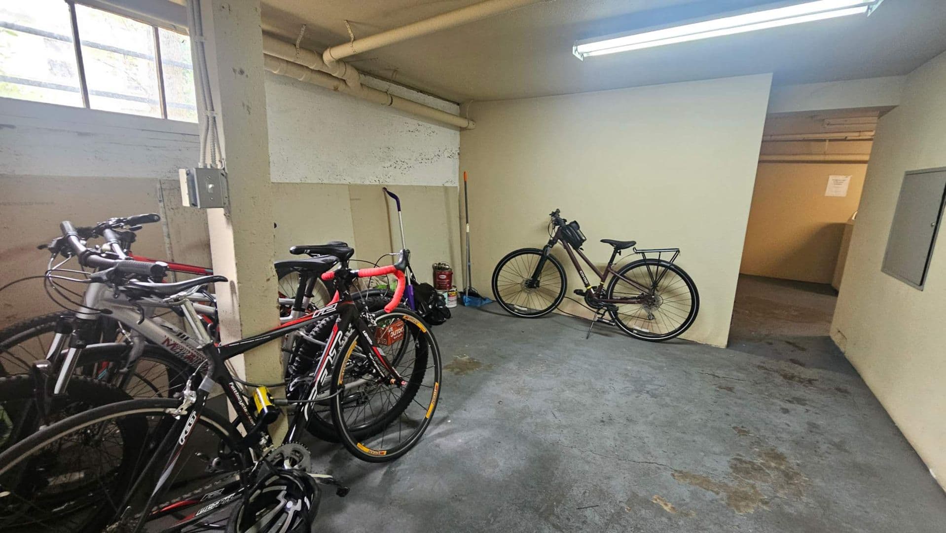 Seattle Apartment: 1417 Boylston Ave