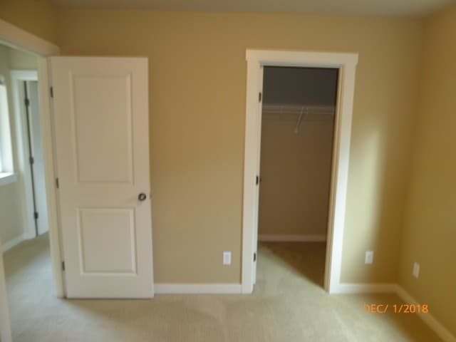 Redmond House: 10934 Eastridge Dr NE