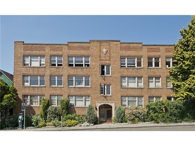 Seattle House: 4235 Brooklyn Ave NE #202