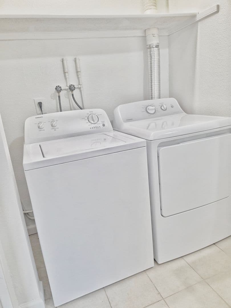 Bellevue Apartment: 14521 NE 6th Pl