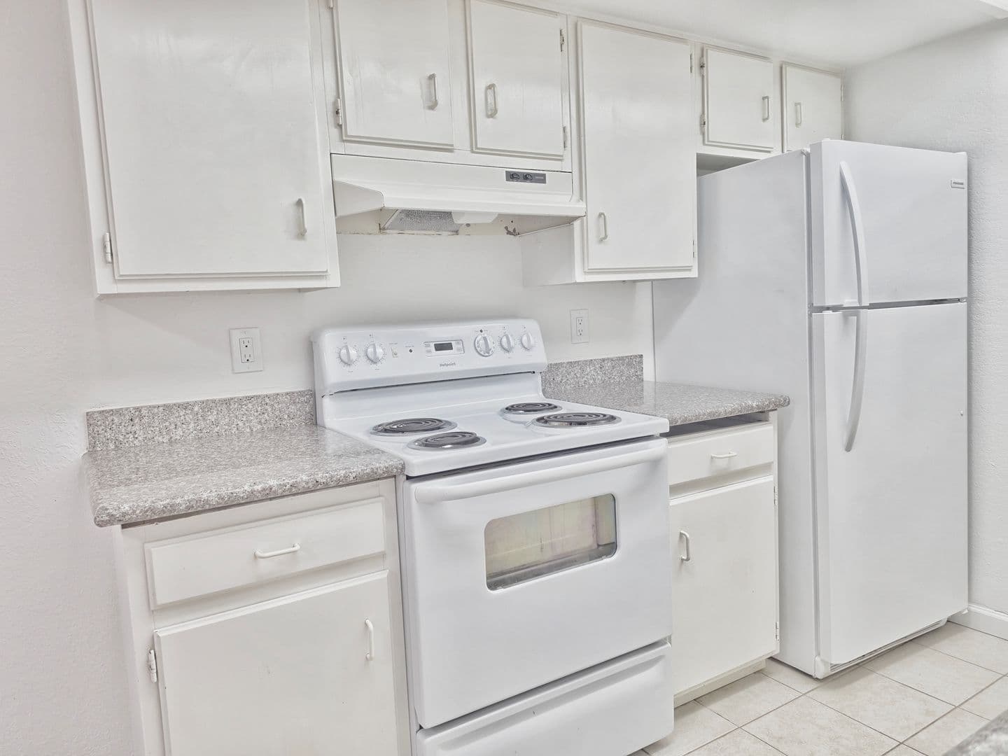 Bellevue Apartment: 14521 NE 6th Pl