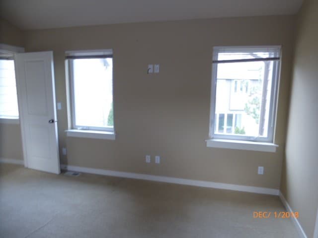 Redmond House: 10934 Eastridge Dr NE