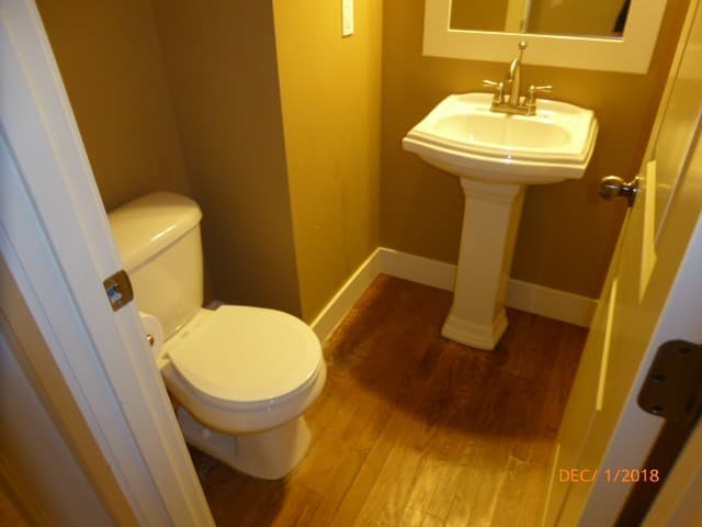 Redmond House: 10934 Eastridge Dr NE