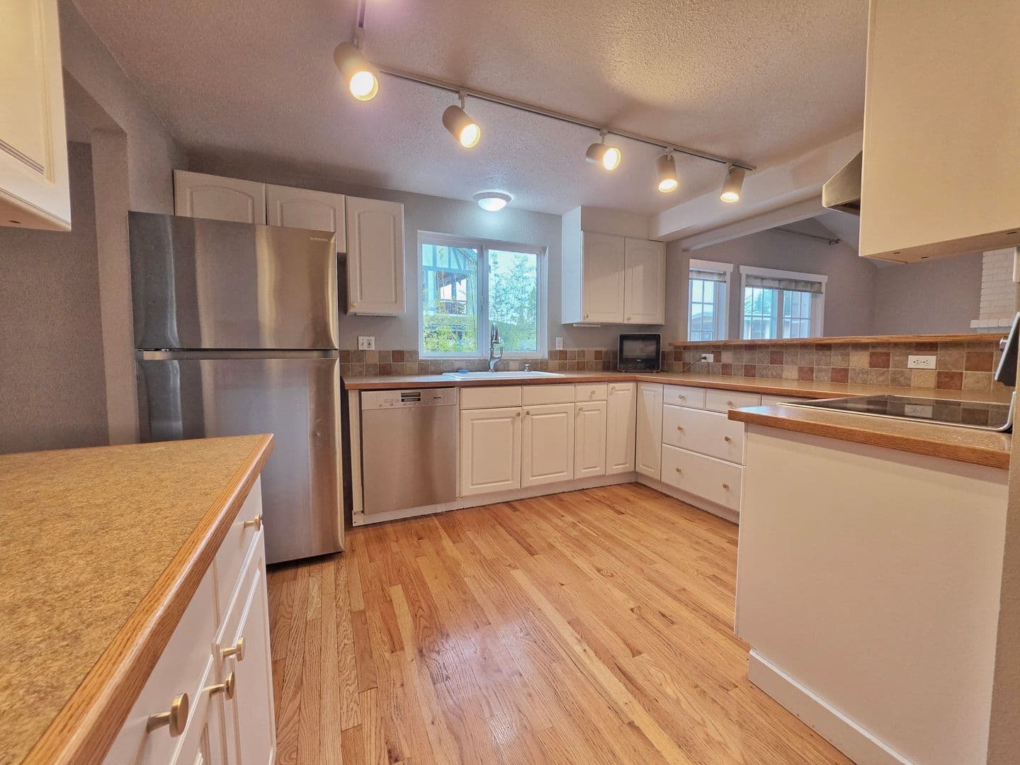 Kirkland House: 436 16th Lane