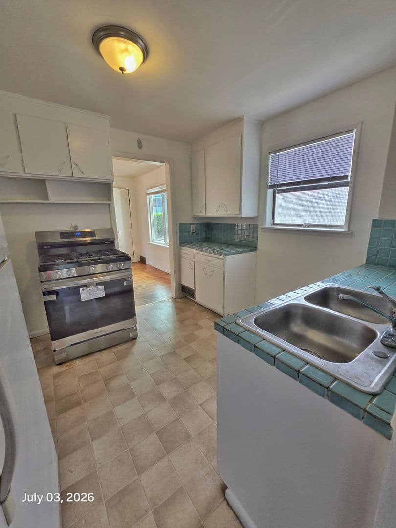 Seattle House: 5117 2nd Ave NW