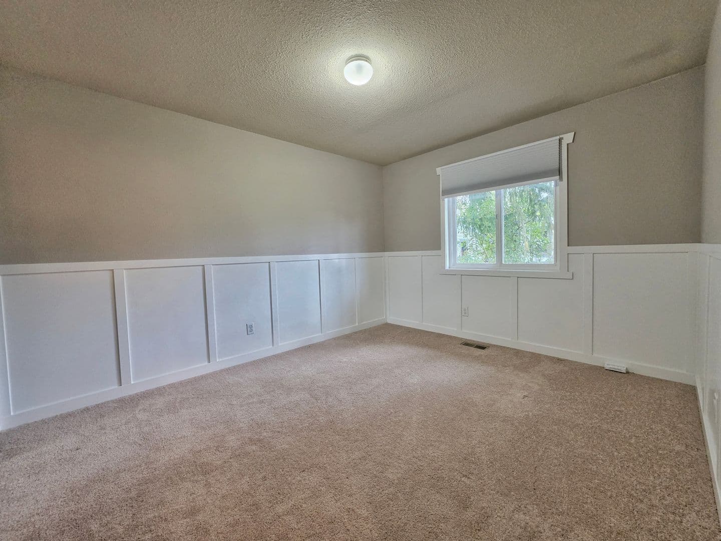 Kirkland House: 436 16th Lane