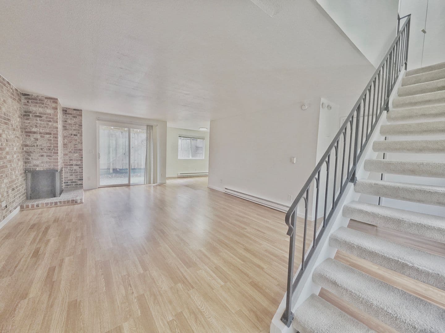 Bellevue Apartment: 14521 NE 6th Pl
