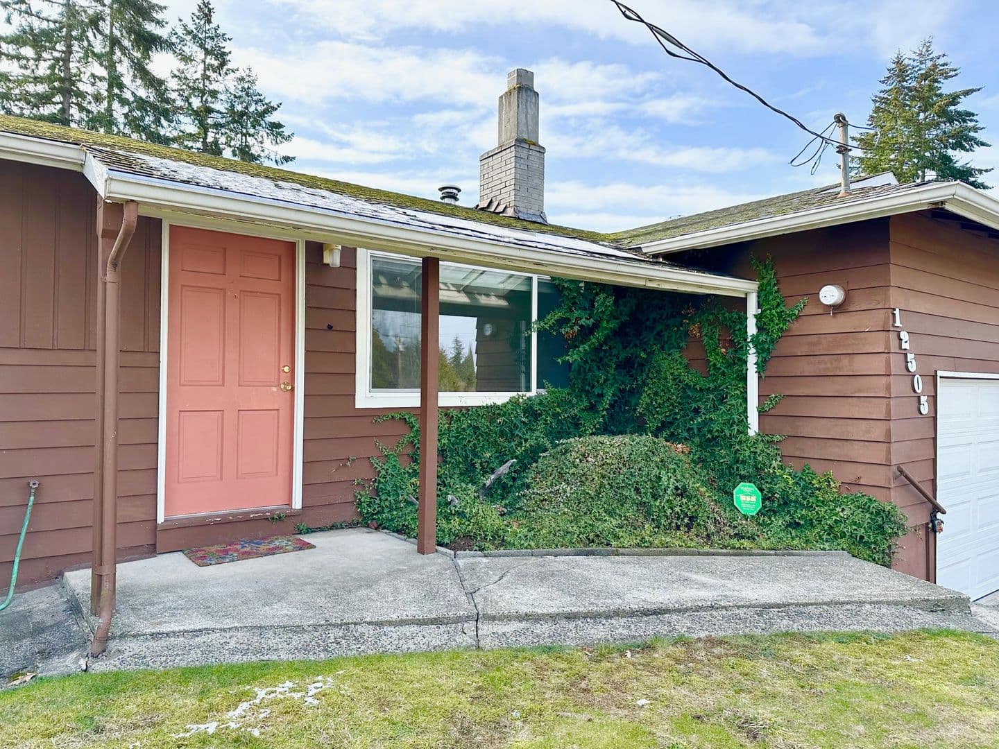 Newcastle House: 12505 SE 73rd Pl