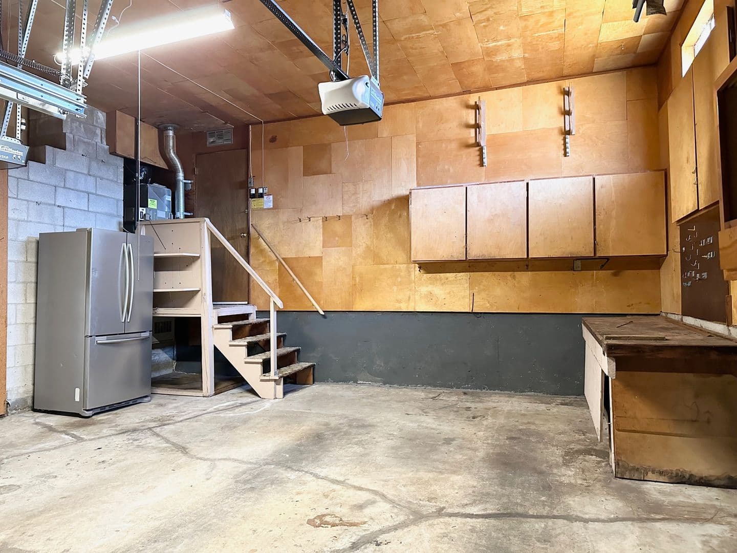 Newcastle House: 12505 SE 73rd Pl