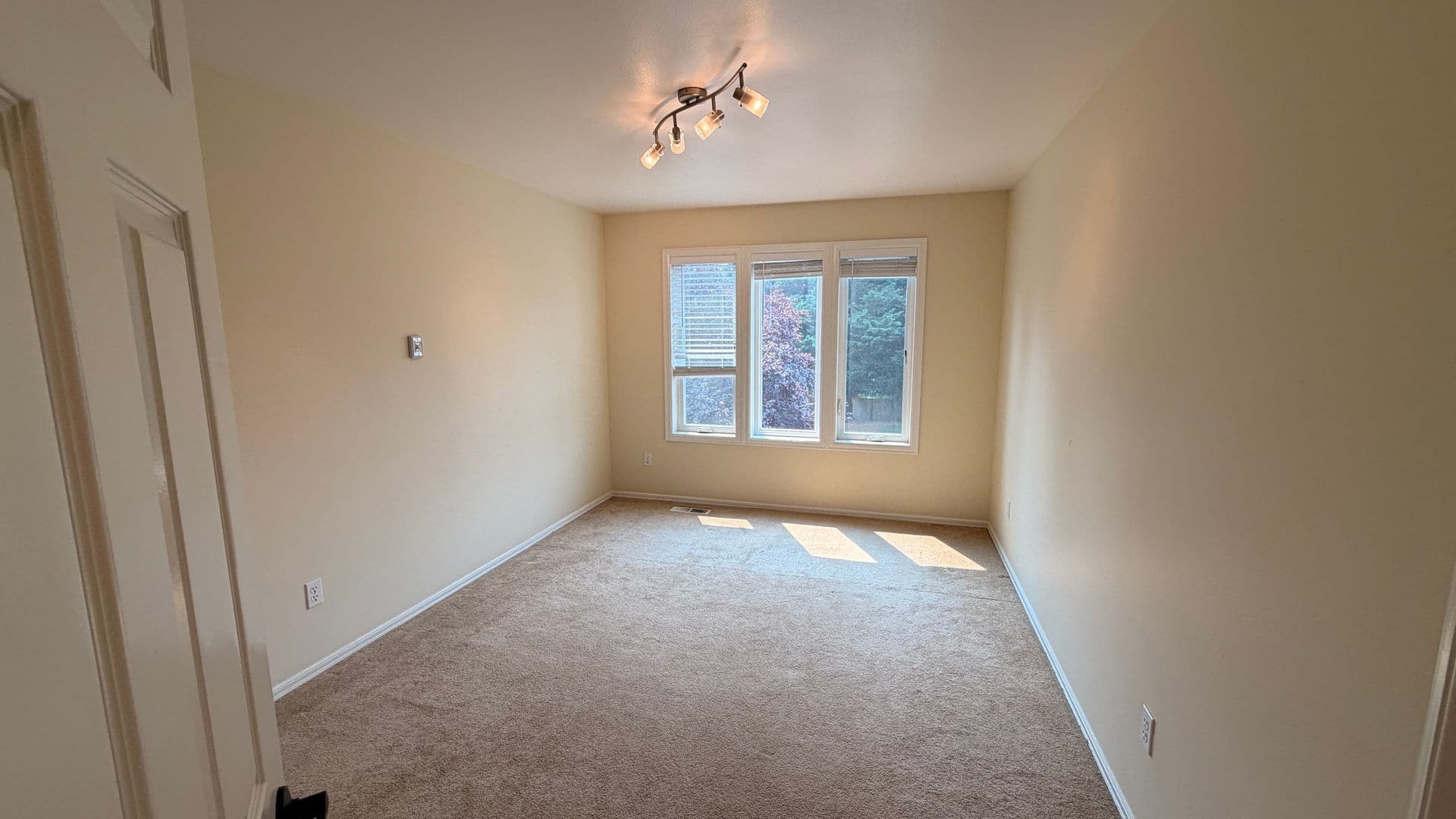 Sammamish House: 4504 194th Way NE