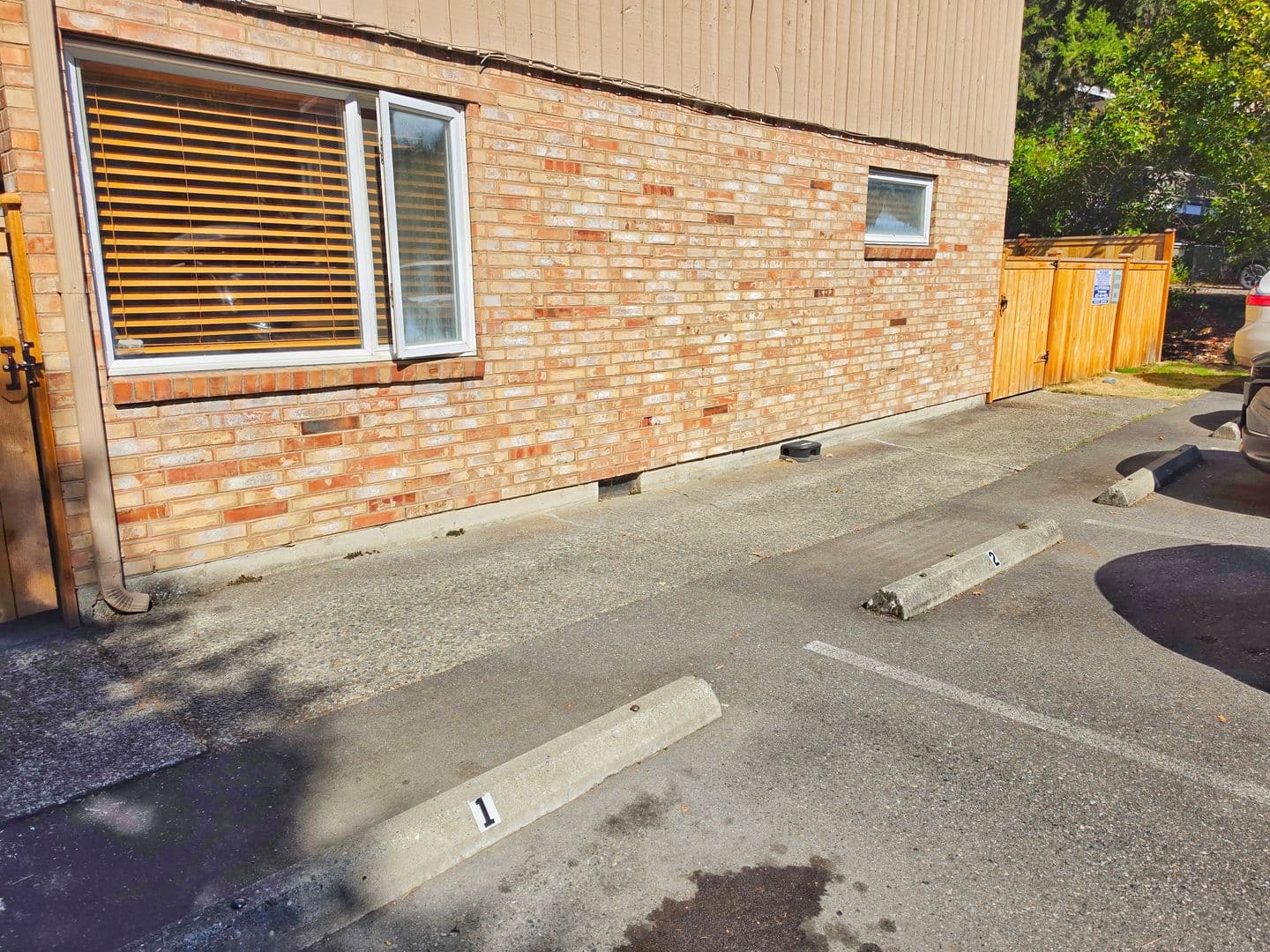 BELLEVUE House: 1108 Bellevue Way SE #2