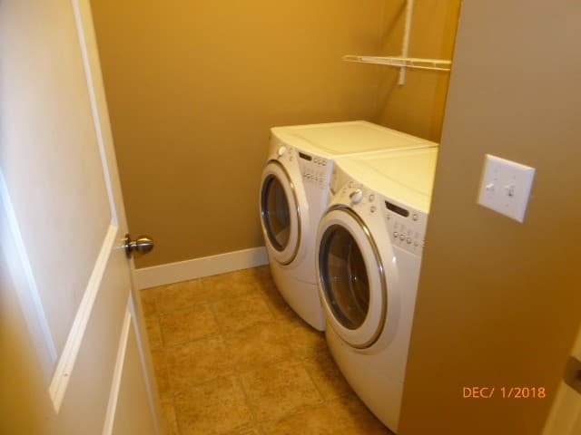Redmond House: 10934 Eastridge Dr NE