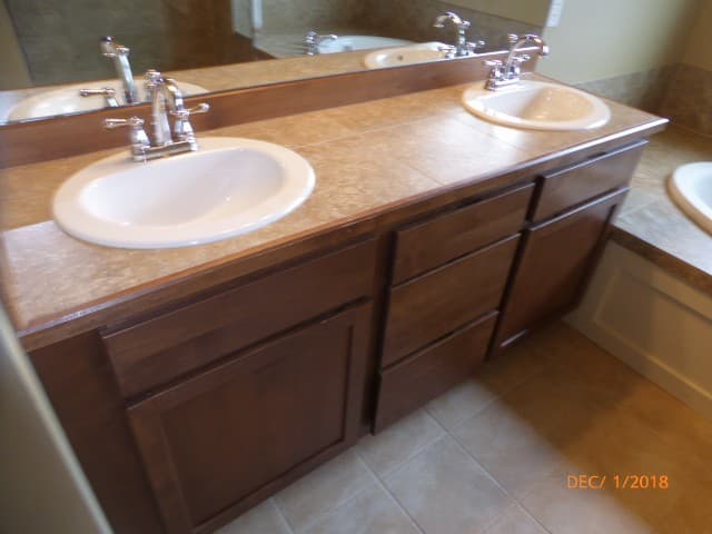 Redmond House: 10934 Eastridge Dr NE