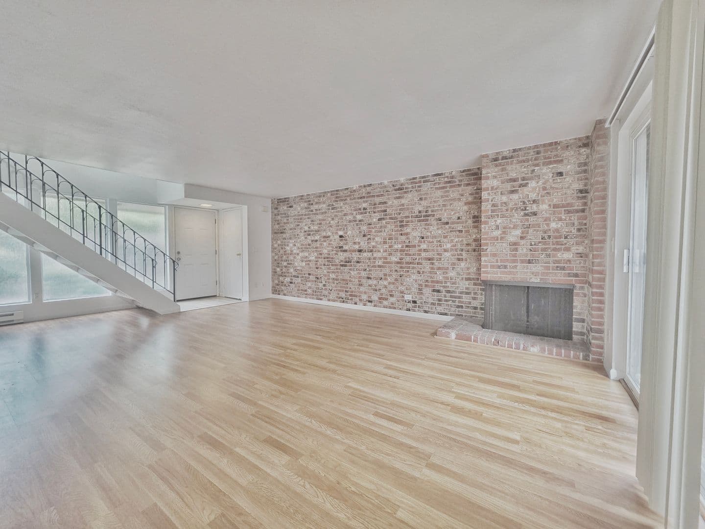 Bellevue Apartment: 14521 NE 6th Pl