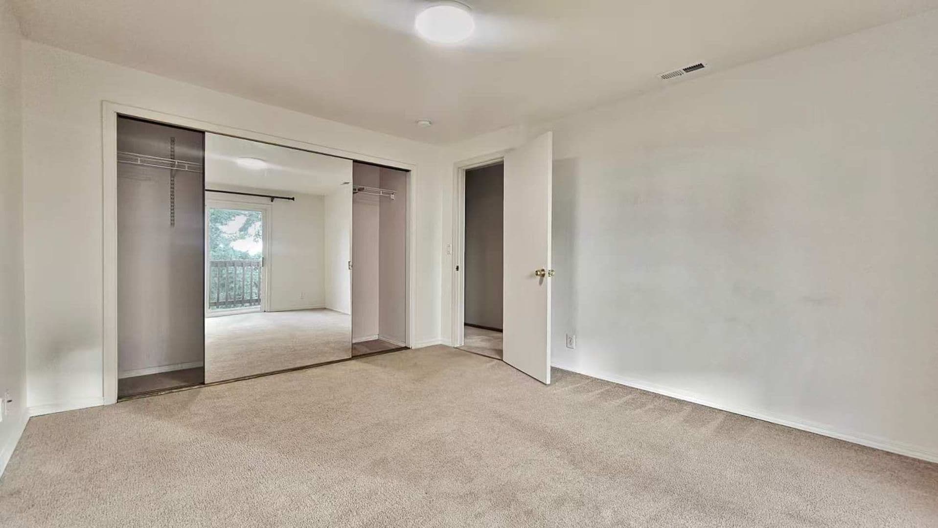 Seattle House: 7127 S 130th St