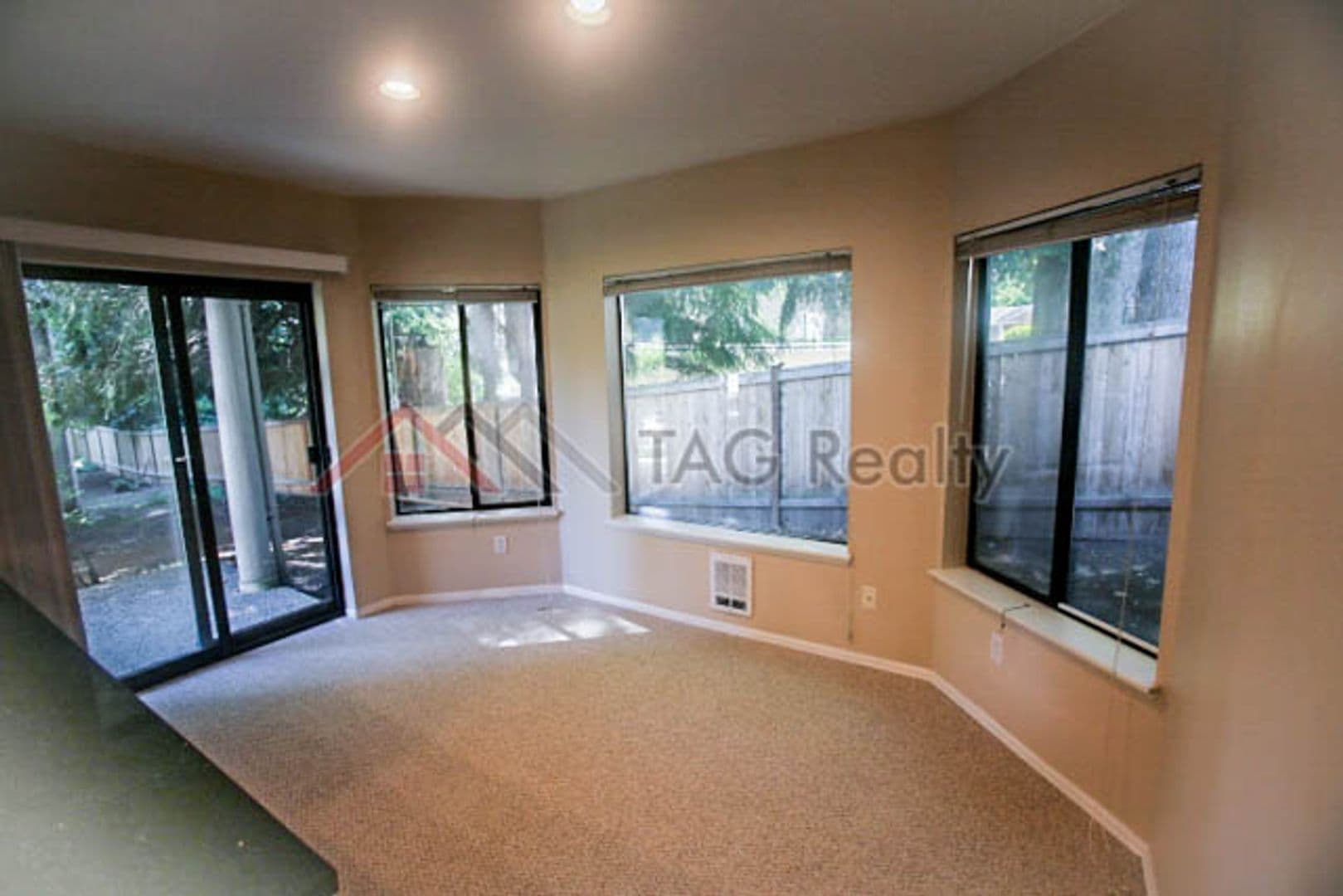 Redmond House: 9009 Avondale Rd NE #E109