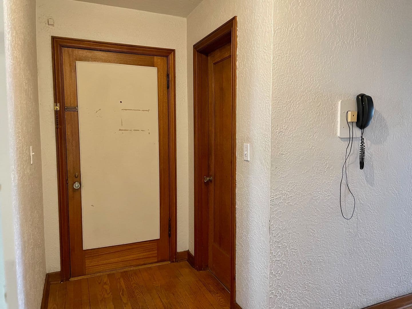 Seattle House: 4235 Brooklyn Ave NE #202
