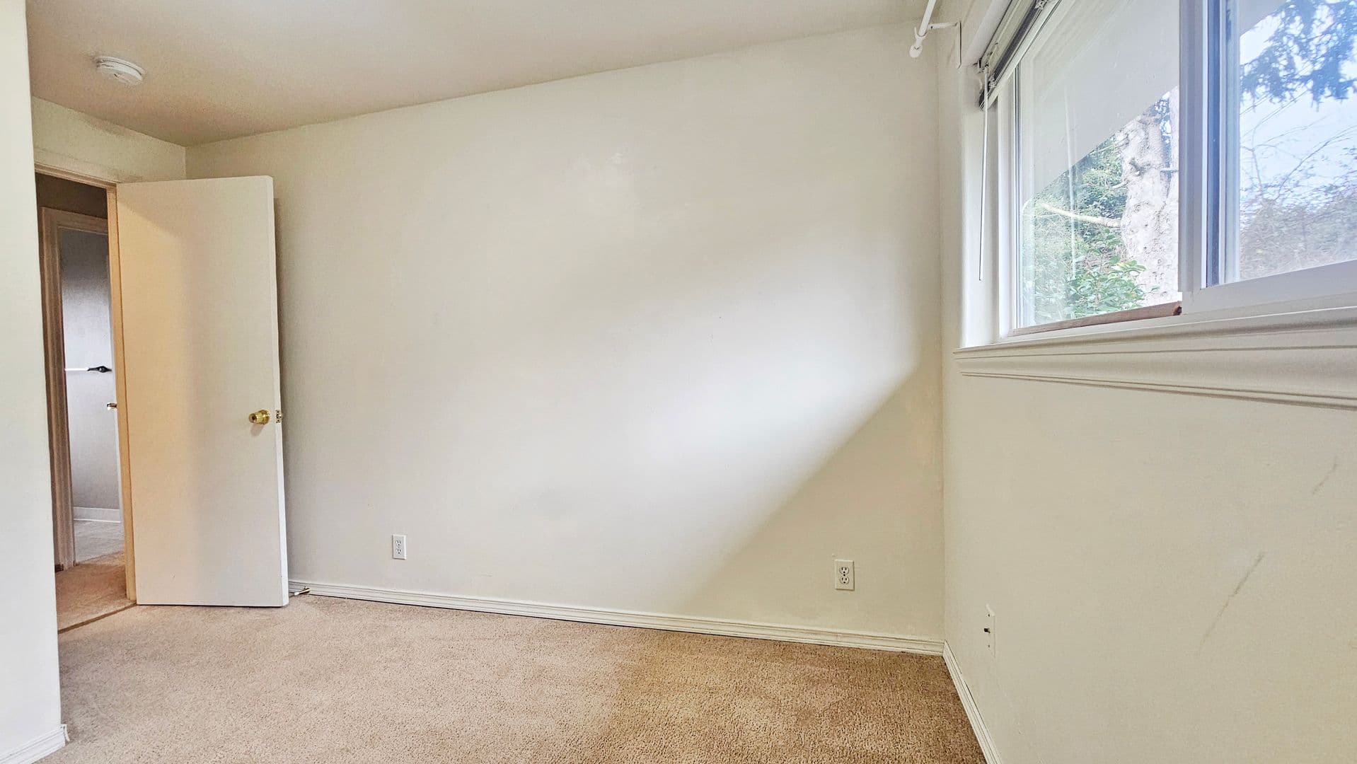 Seattle House: 7127 S 130th St