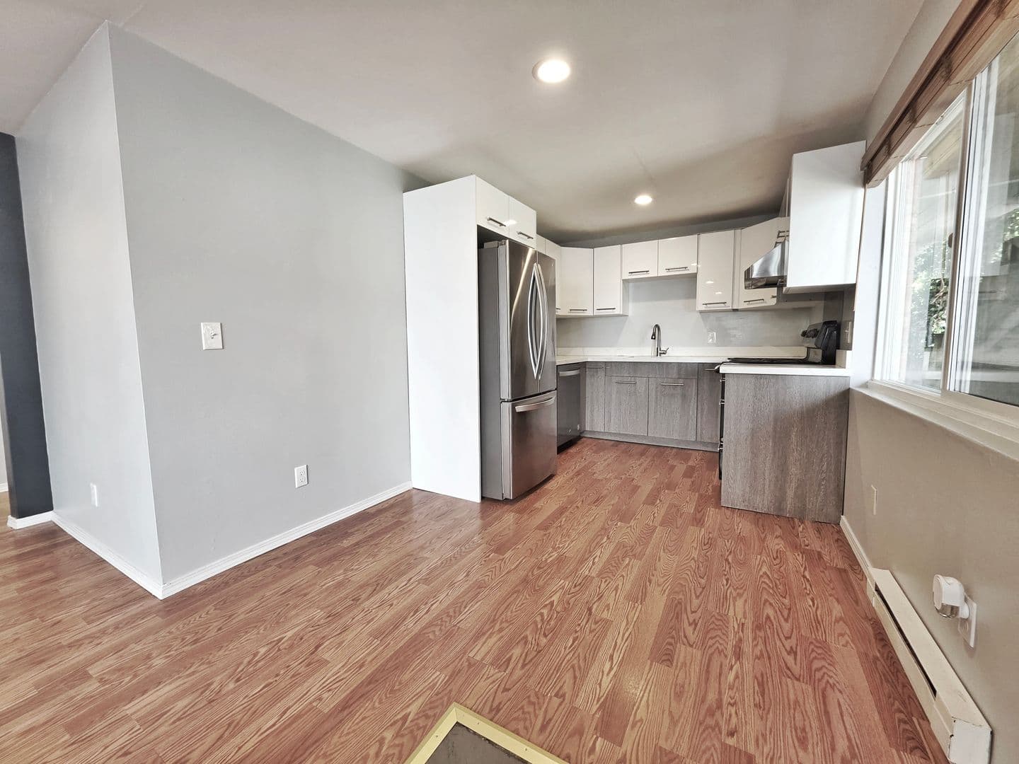 BELLEVUE House: 1108 Bellevue Way SE #2
