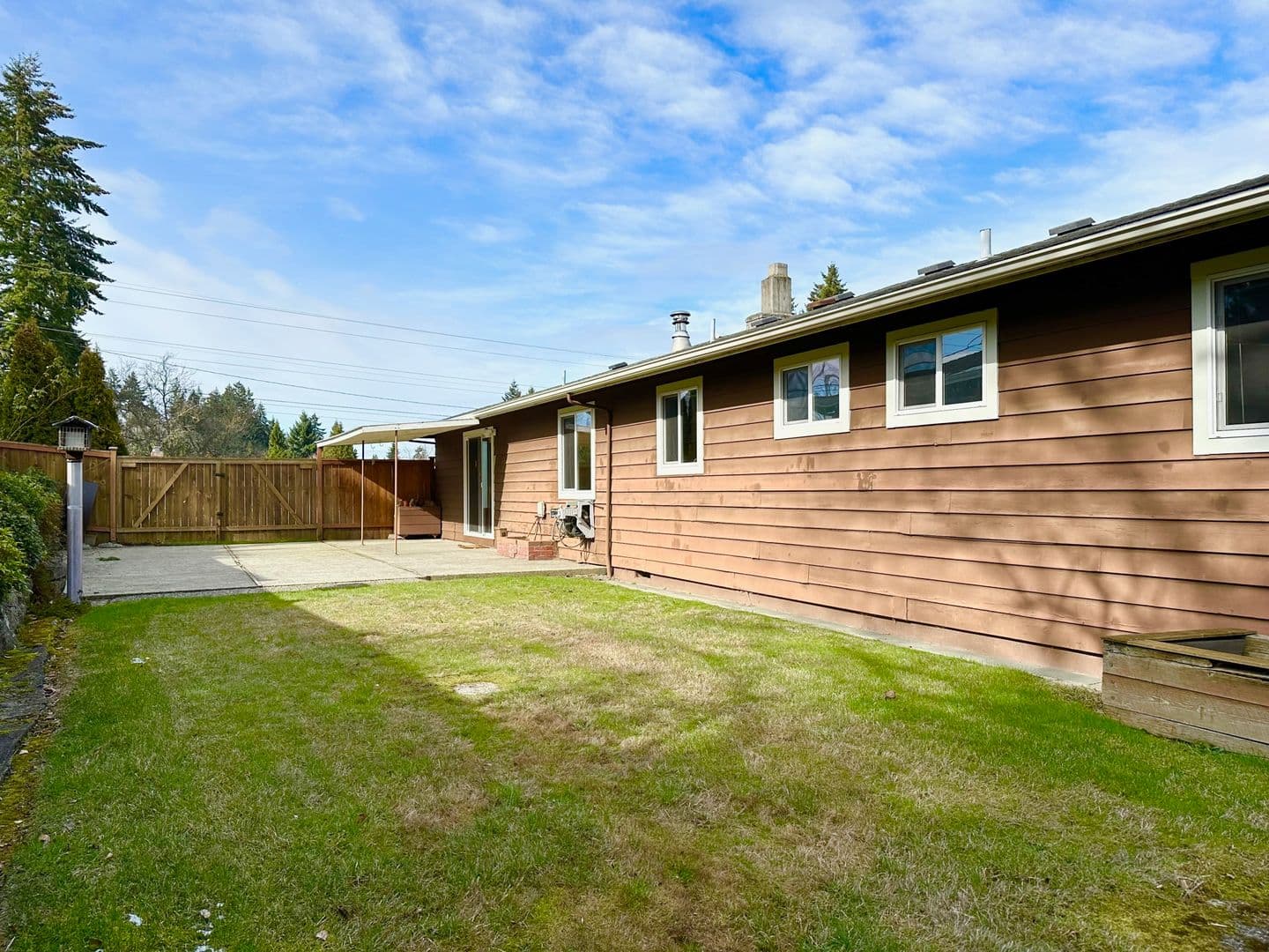 Newcastle House: 12505 SE 73rd Pl