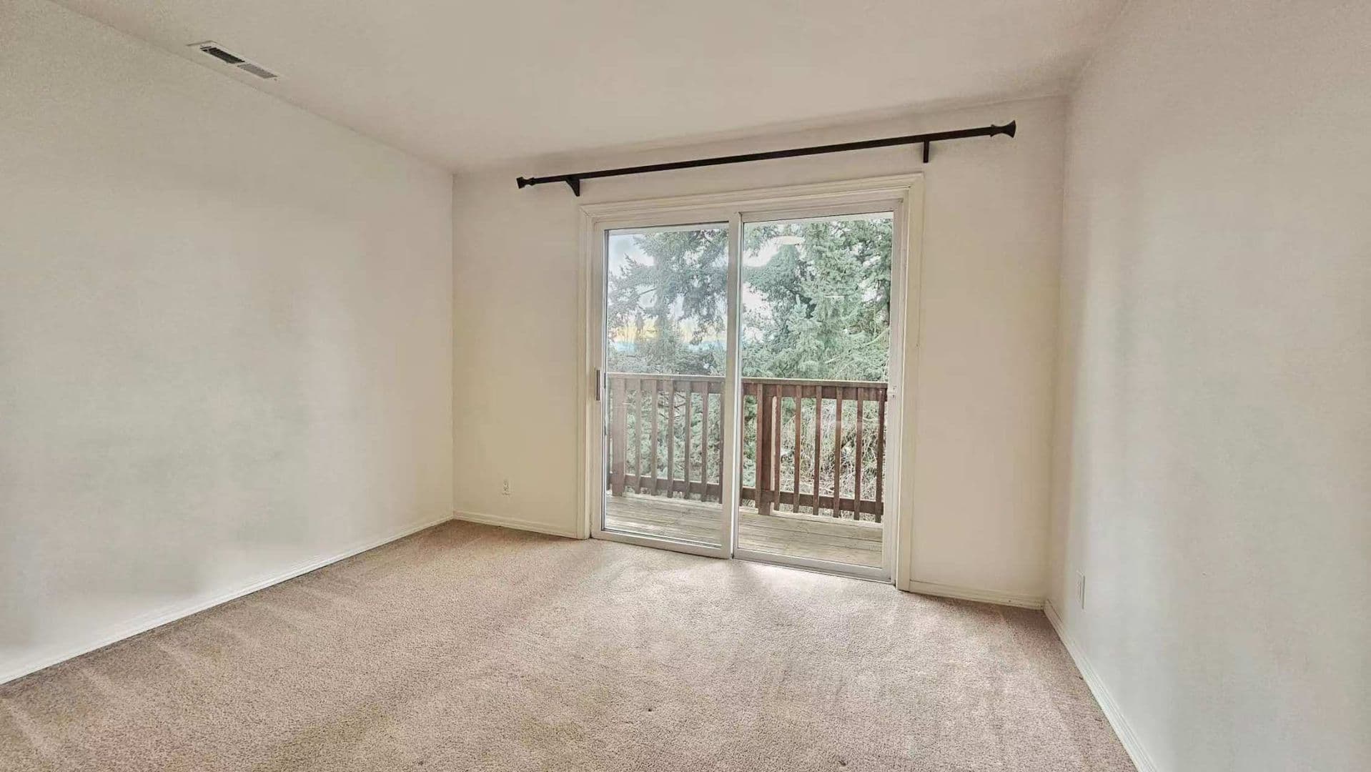 Seattle House: 7127 S 130th St